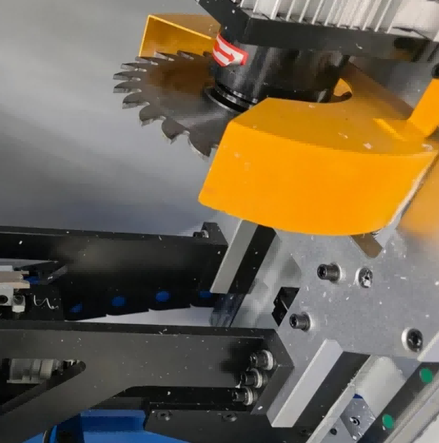 விண்டோஸிற்கான CNC PVC கார்னர் கிளீனிங் மெஷின்