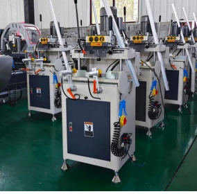 உயர் துல்லியமான PVC UPVC விண்டோஸ் அதிவேக நகல் ரூட்டிங் இயந்திரம்